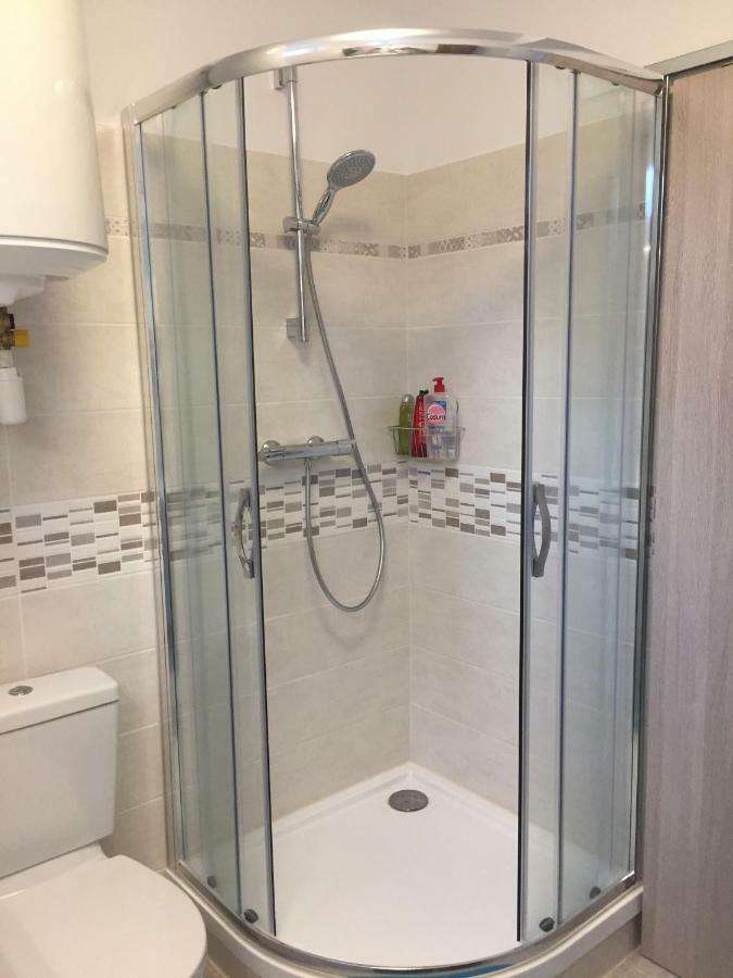 Les Meubles De Luchon - La Perle Bleue - Centre Luchon, Beau T2, 2 A 4 Personnes, Wifi Apartment Bagneres-de-Luchon Luaran gambar