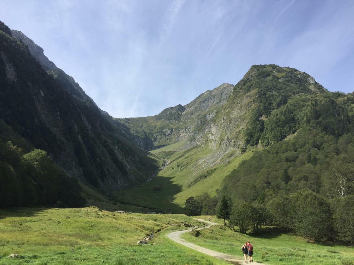 Les Meubles De Luchon - La Perle Bleue - Centre Luchon, Beau T2, 2 A 4 Personnes, Wifi Apartment Bagneres-de-Luchon Luaran gambar